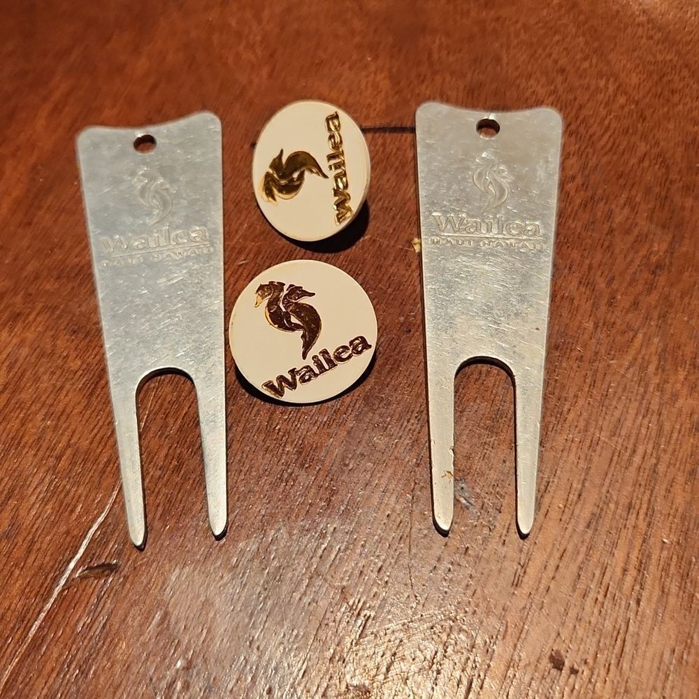 Wailea Golf course divot tools and ball markers